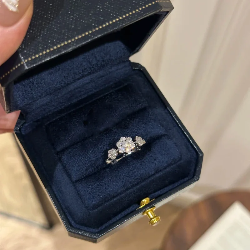 طقم مجوهرات فضي ، سوار زهور مرن ، خاتم زركون لامع...