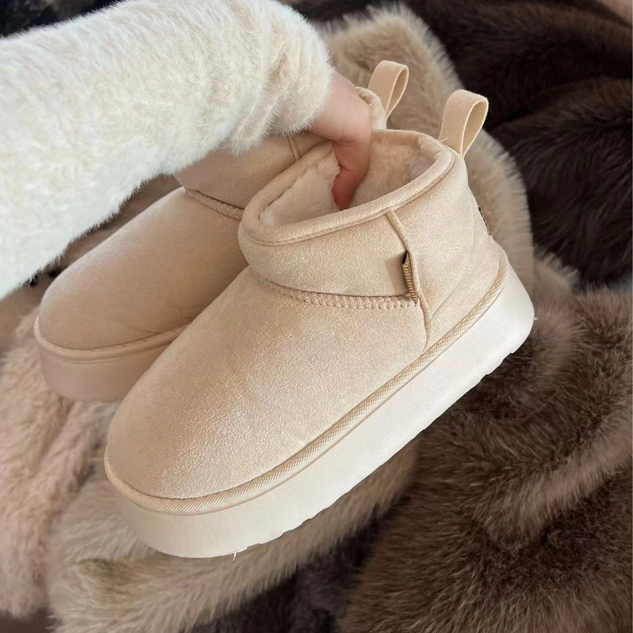 

Ботинки женская обувь сапоги-Женская плюшевая зимняя обувь с круглым носком на плоской подошве австралийская женская обувь на среднем каблуке из кожи Лолиты 2023 с меховой подкладкой