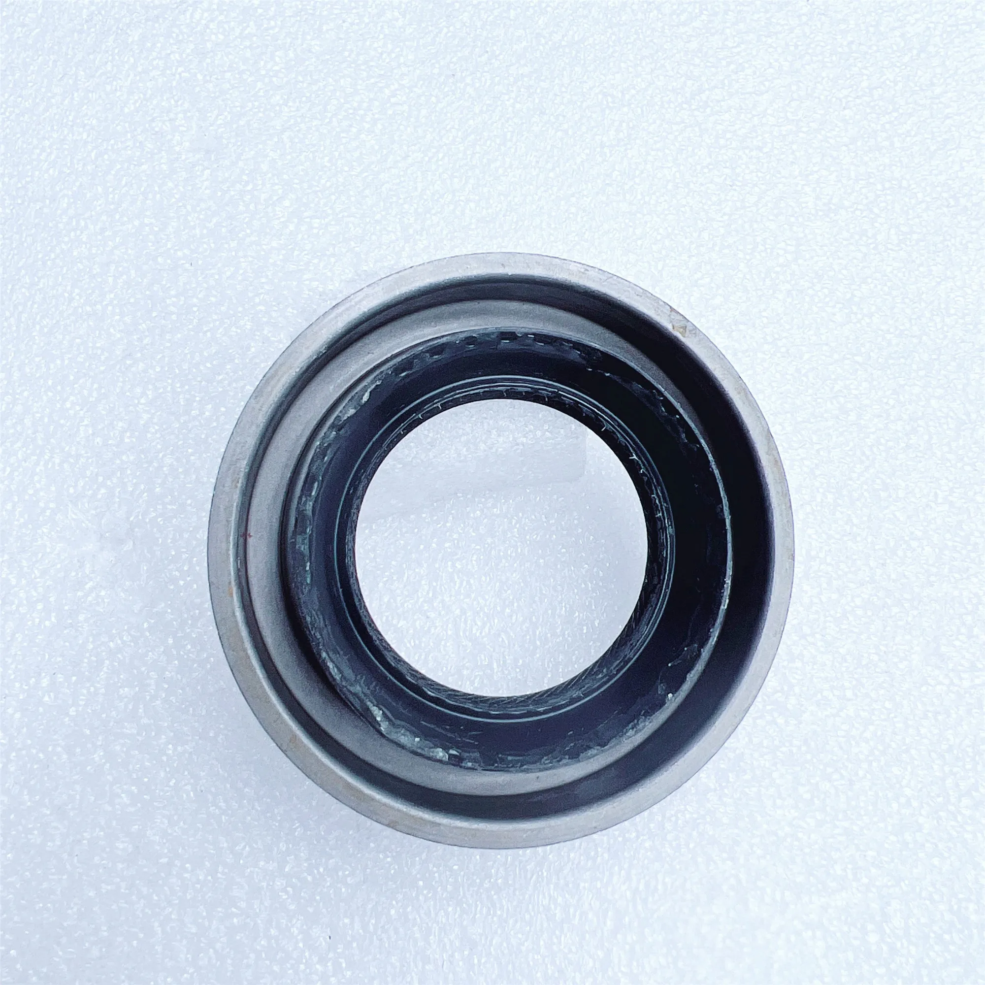 Front Axle Differential Pinion Oil Seal 2014762-1, 68396634AA 