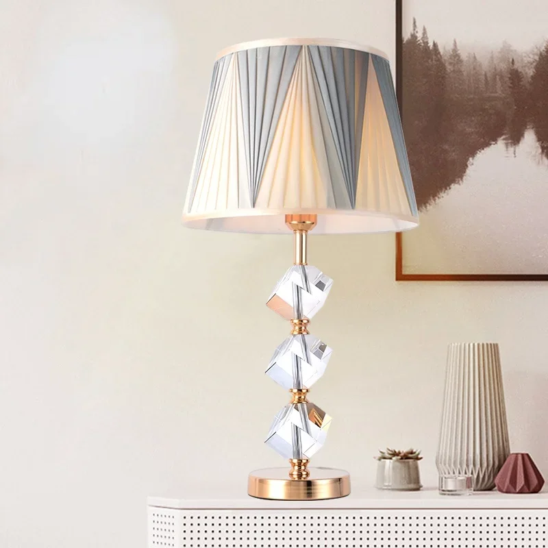 

Роскошная настольная лампа в американском стиле K9 с кристаллами и кубиками для смешивания цветов, настольная лампа для гостиной, домашний декор, прикроватный светодиодный светильник E27, стоячие осветительные приборы