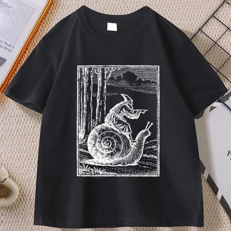 Mittelalterliches Snail Rider Grafik-T-Shirt, Vintage 90er Jahre Fantasy-T-Shirt, Baumwolle, kurzärmelig, Rundhalsausschnitt, bedruckte T-Shirts, lässige bedruckte T-Shirts
