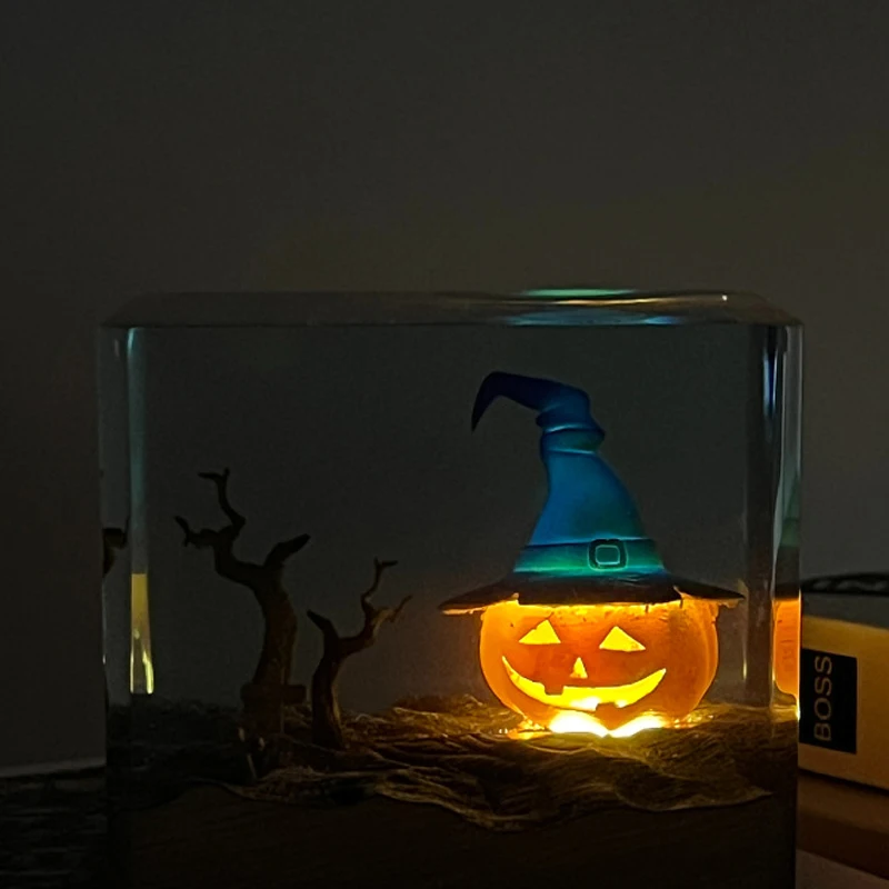 Organism Resin Table Light Creactive Art Decoration Lamp Pumpkin Head Dead Wood Theme Night Light USB Charge