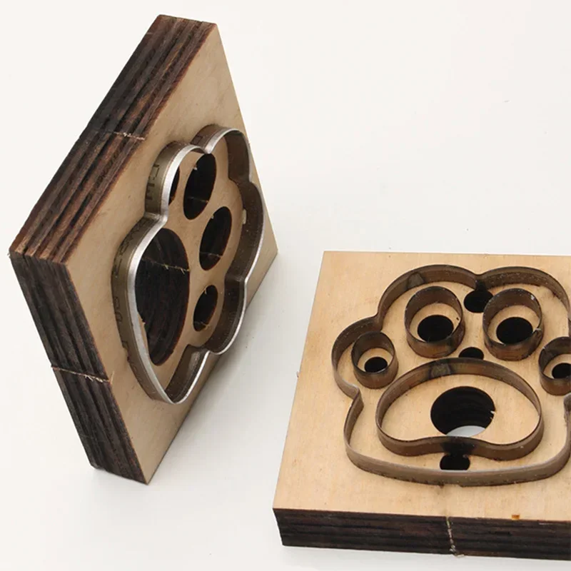 Dog Paw Cutting Die Modeling Mold Vegetable Leather Punch Blade Rule Cutting Mold Wood Die Cutter Leather Paper Crafts Tools