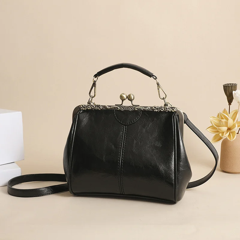 Vintage Luxury Shoulder Bags For Women Clip Handbag Totes  display picture 1