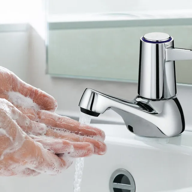 2PCS Twin Taps Set Alloy Sturdy Durable Hot and Cold Pair Tap Traditional Bath Basin Sink Bathroom Faucets Bathroom Accessories 2