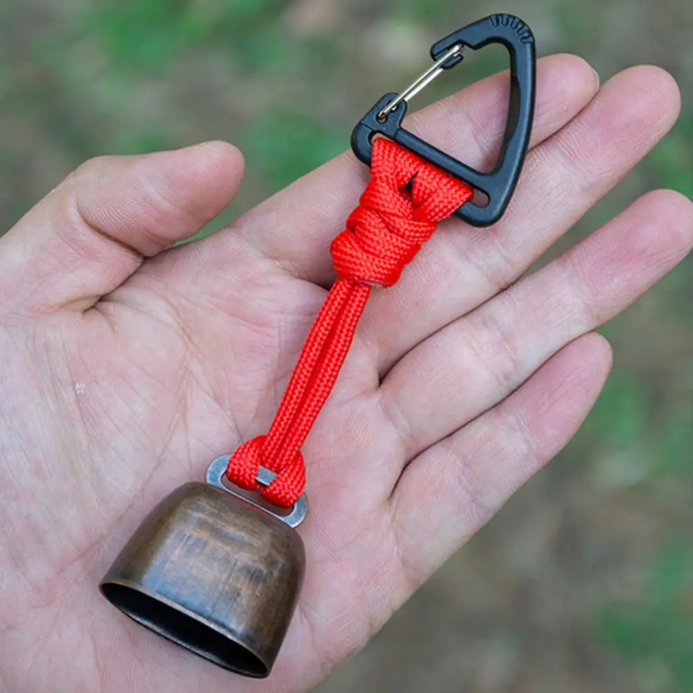 Outdoor-Bärenglocke zum Wandern, Camping – laute Kuhglocke aus Gusseisen mit handgeflochtenem Umhängeband, Anti-Verlust-Schlüsselanhänger für Rucksackreisen – Detail 3
