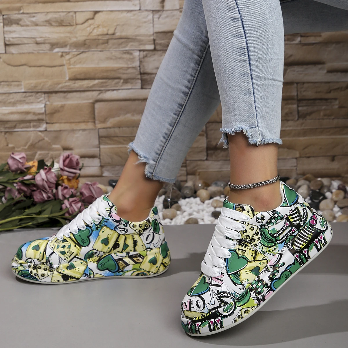 Women's Casual Sneakers 2023 Fashion New Painted Graffiti Lace Up Sports Shoes for Women Flat Pu Leather Ladies Running Shoes