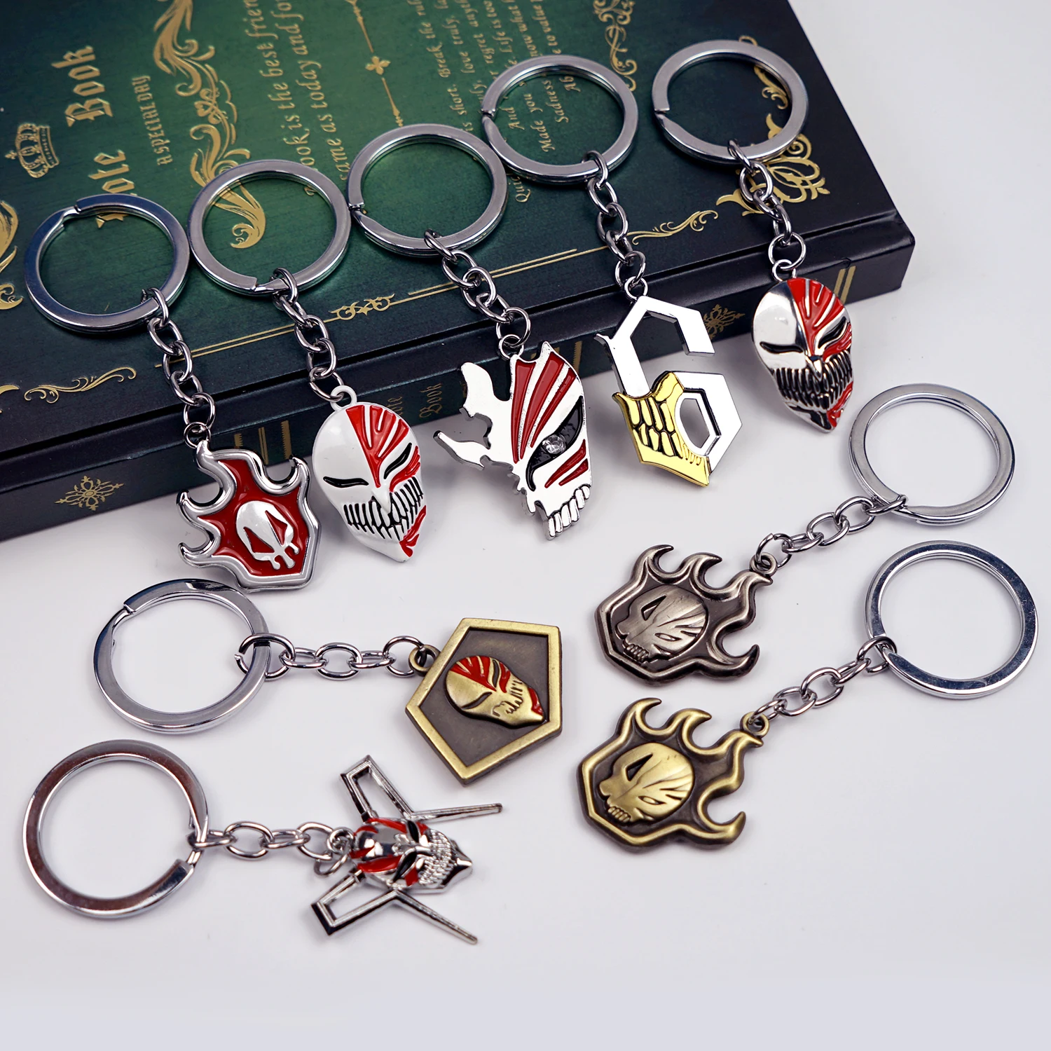 

Anime Bleach Keychain Kurosaki Ichigo Key Chain Keyring Keychains for Men Women Anime Accessories Car Key Ring Pendant llaveros