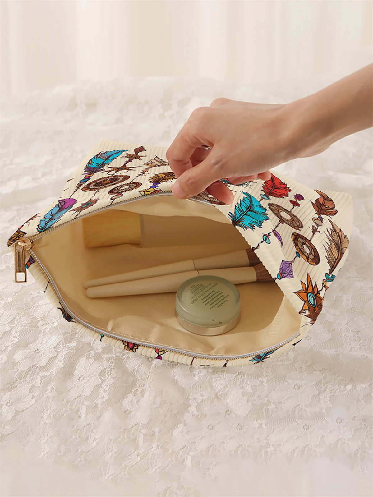 1 corduroy makeup bag with feather pattern, light zipper makeup storage box, multifunctional bag with lining