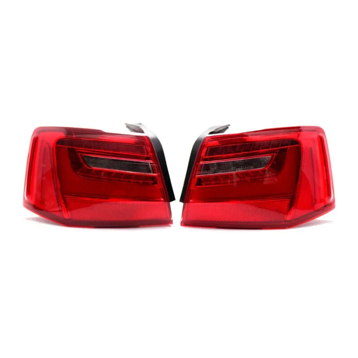 中古 アウディ Q5 後期 2012-2017 LEDテールライト 左右セット 中古 アウディ Q5 後期 2012-2017 LEDテールライト 左右セット