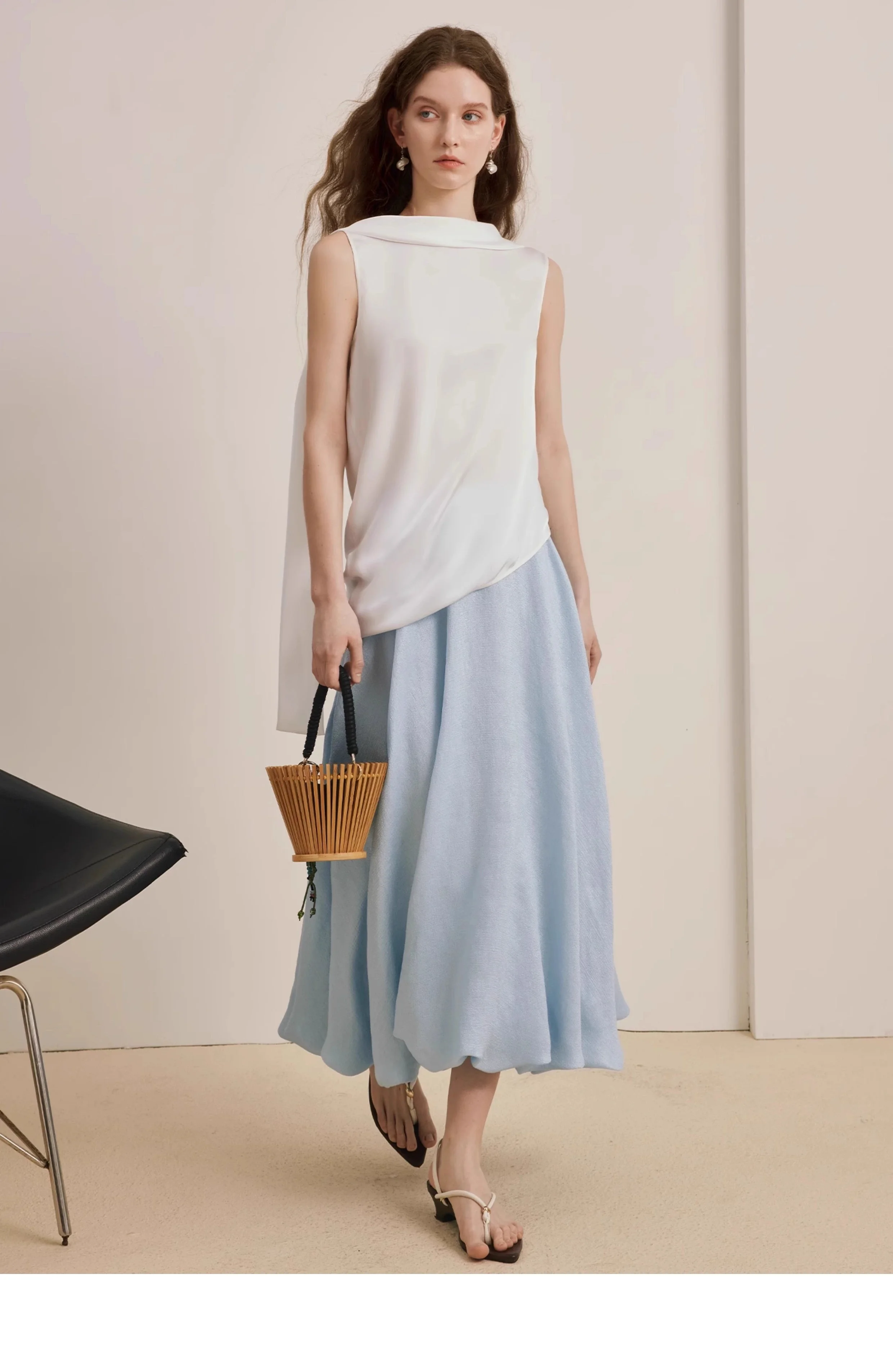 AEL Damen-Bluse aus Satin mit U-Boot-Ausschnitt, ärmellose Damenbluse mit minimalistischem Design für den Alltag – Detail 6