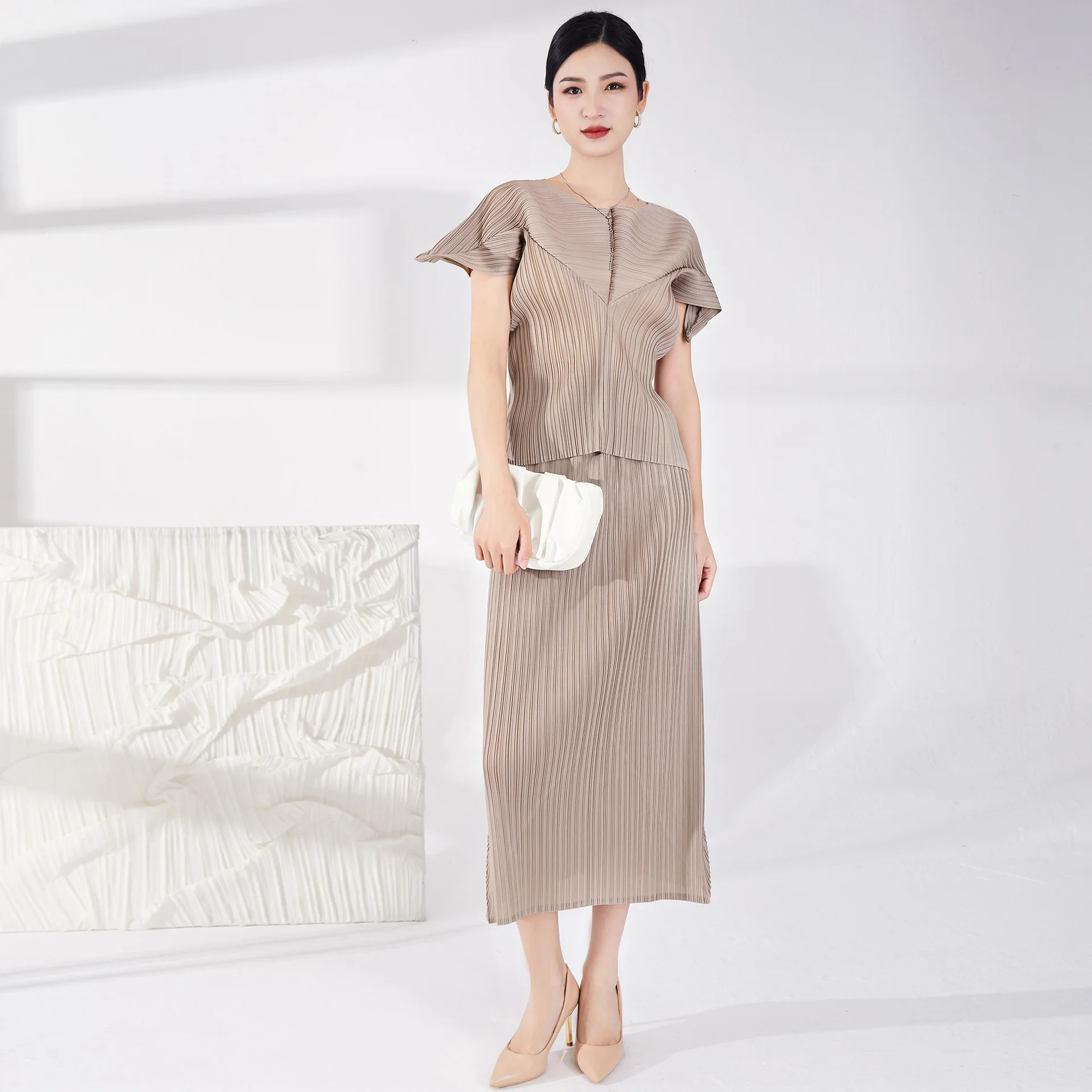 

Miyake Pleated Fashion Suit, Design Sense Stitching Irregular Short Sleeve T-Shirt, High Waist Long Skirt, Two-Piece Suit