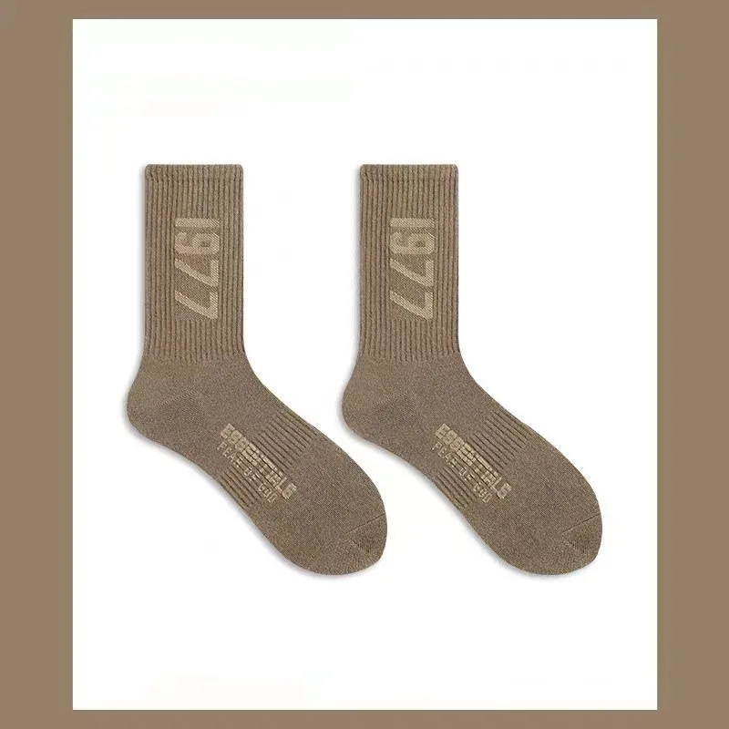 Men's and Women's Midtube Digital Sports Pure Cotton Socks Comfortable Stylish Breathable
