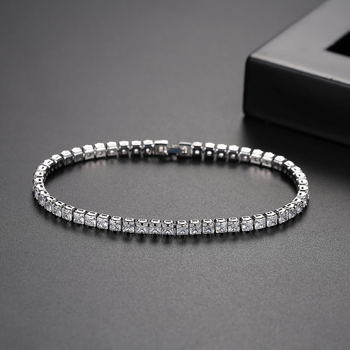 LUOTEEMI Luxury Mosaic Cubic Zirconia Tennis Bracelet Women 3mm Square Stones Fashion Shinning Wedding Bridal Accessories