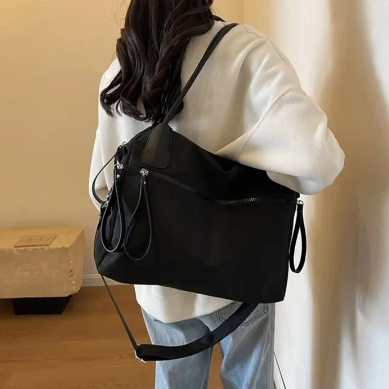 Vintage Nylon Women Shoulder Bag Large Capacity Waterproof Handbag Ladies Elegant Commuting Handbag Travel Totes Bags