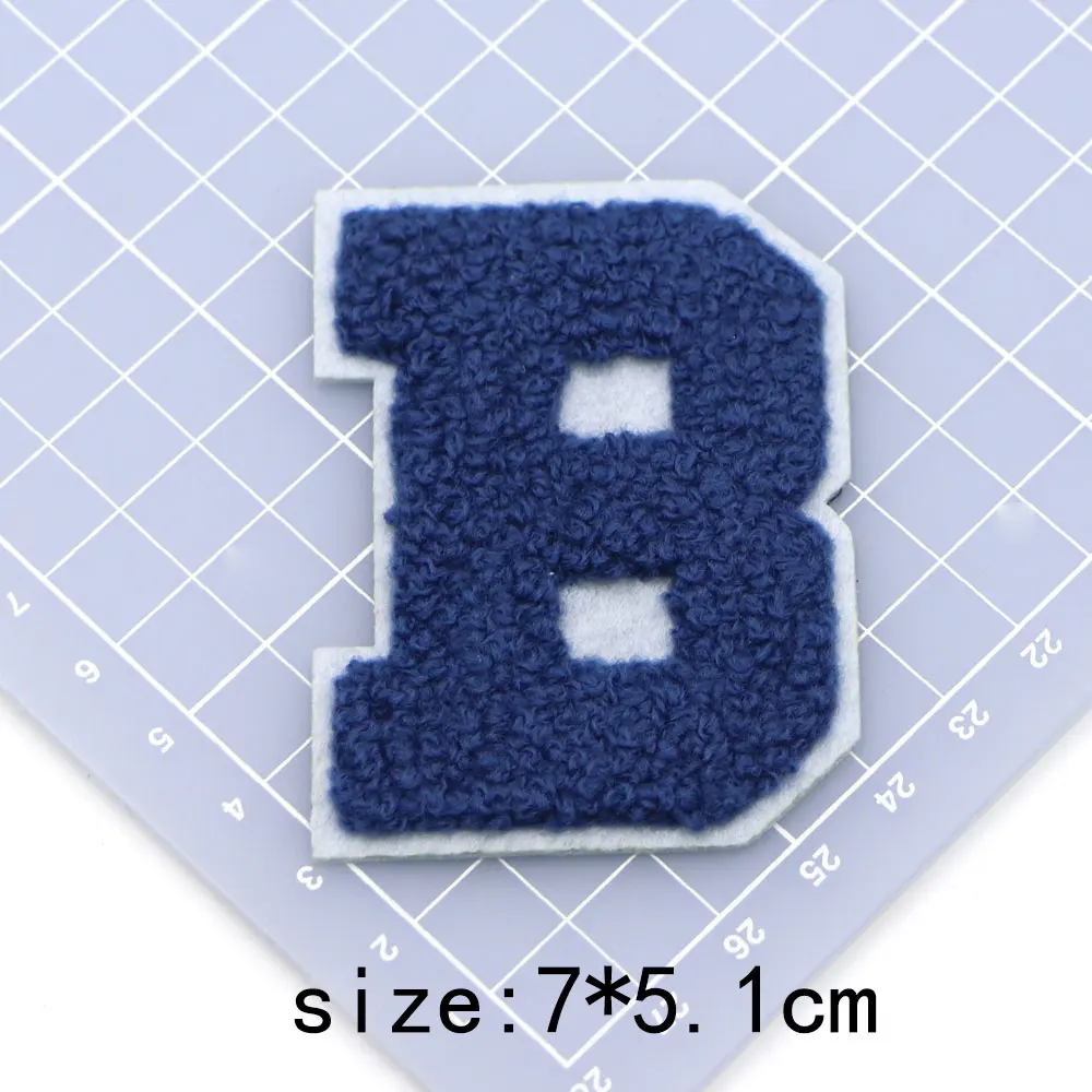 1pc A-Z blaue Chenille Stickerei Buchstaben Alphabet Eisen auf Patches für Kleidung Applique DIY benutzer definierte Name Abzeichen Dekor Aufkleber – Detail 5