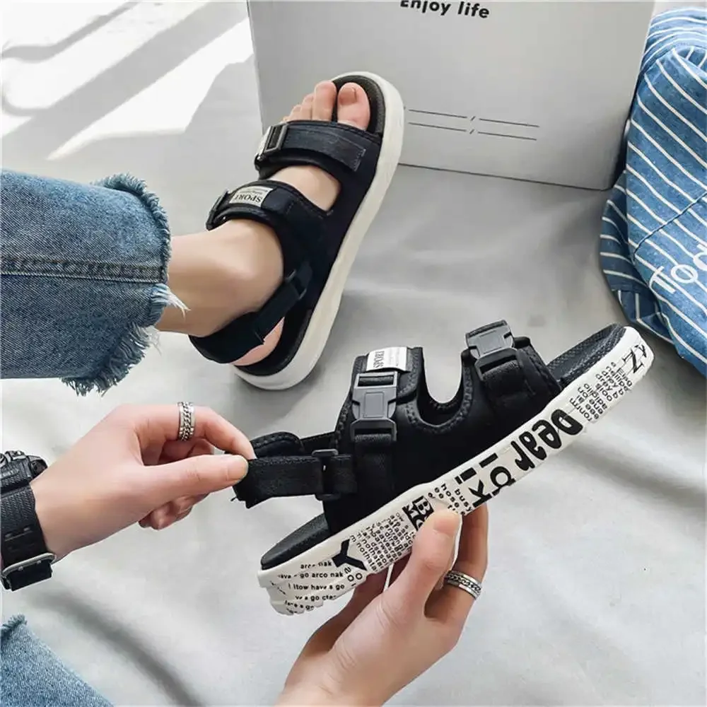 Primavera-Autunno Spiaggia Sdraiato Scarpe Estive Sandali Da Uomo Casa Pantofole Scarpe 29 Sneakers Sport Pas Cher Jogging Divertente