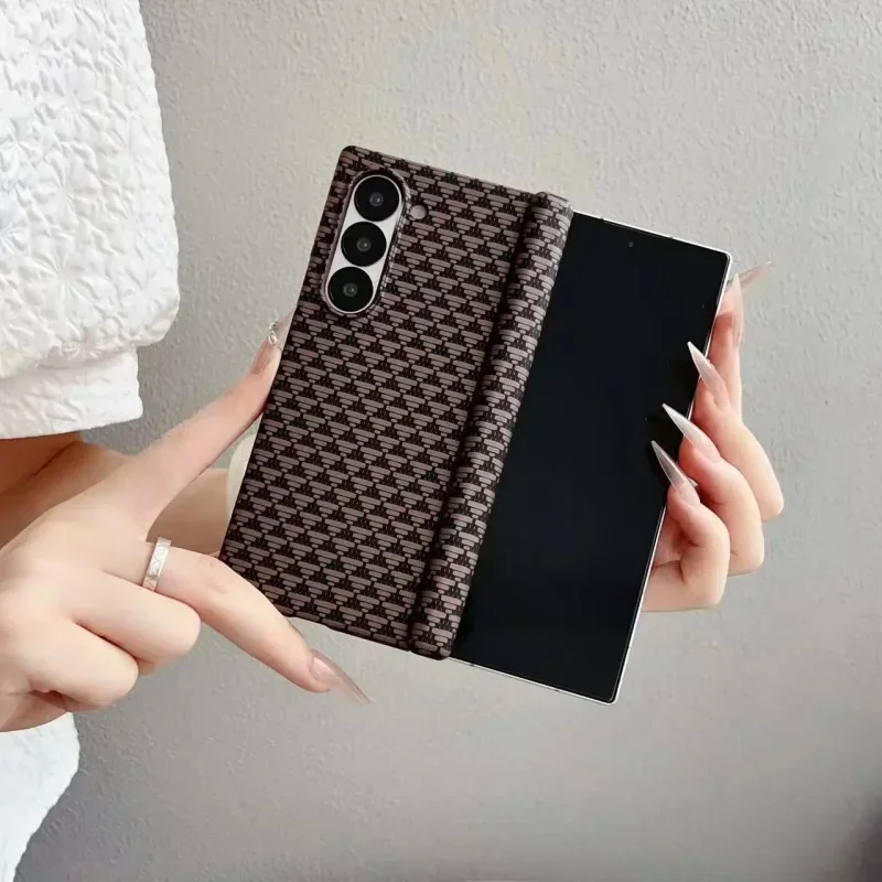 Luxury Invisible Magnetic Hinge Phone Case with Carbon Fiber Texture – Wireless Charging Shockproof Cover