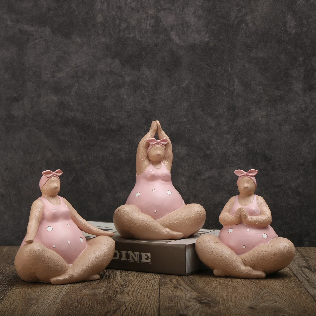 Description Picture 3 of item1pc Charming Fat Lady Yoga Sculpture - Modern Luxury Nordic Decor - Empowering Art Statue for Bookshelf, Wine Cabinet, & Entranc