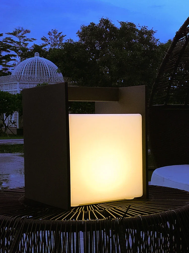Outdoor courtyard lights, waterproof lawn lights, rechargeable portable camping villa landscape