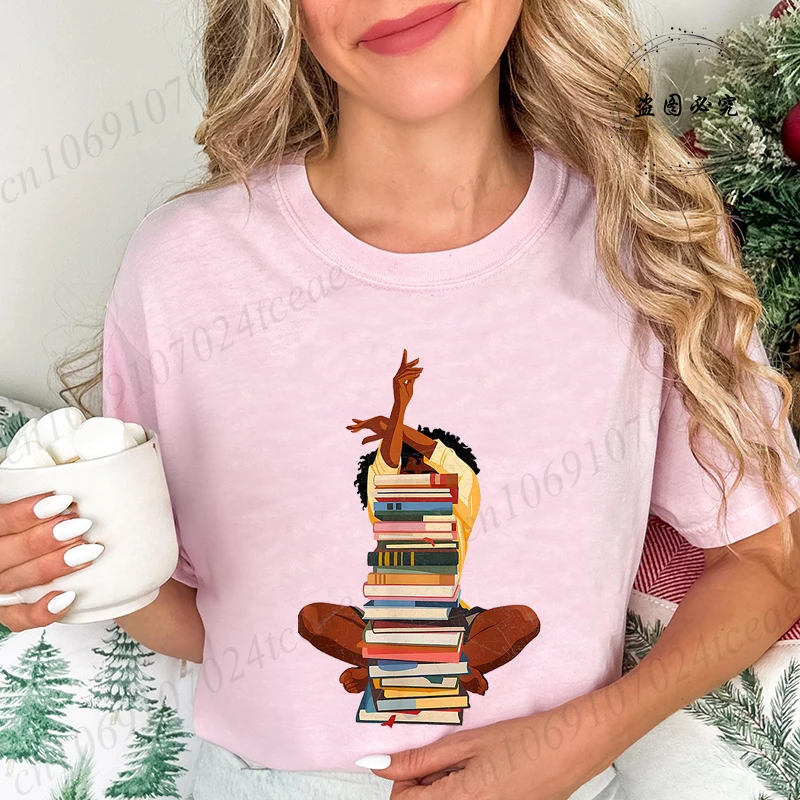 تي شيرت نسائي أسود بطبعة امرأة تقرأ، ملابس صيفية عصرية بأكمام قصيرة، تي شيرتات نسائية بتصميم ميلانين ماجيك لمحبي الكتب، هدية