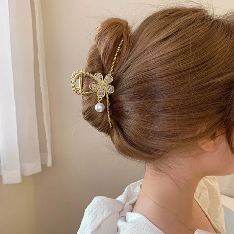 

Pearl Crystal Flower Hairpin Korean Fashion Temperament Metal Back Head Shark Clip Women's Sweet Romantic Hairpin Headwear