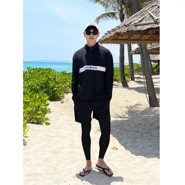 햇빛과 자외선 차단에 대해 걱정하지 않고 수영을 즐기고 싶다면 Bswemek의 래시가드 세트가 필수 아이템입니다.