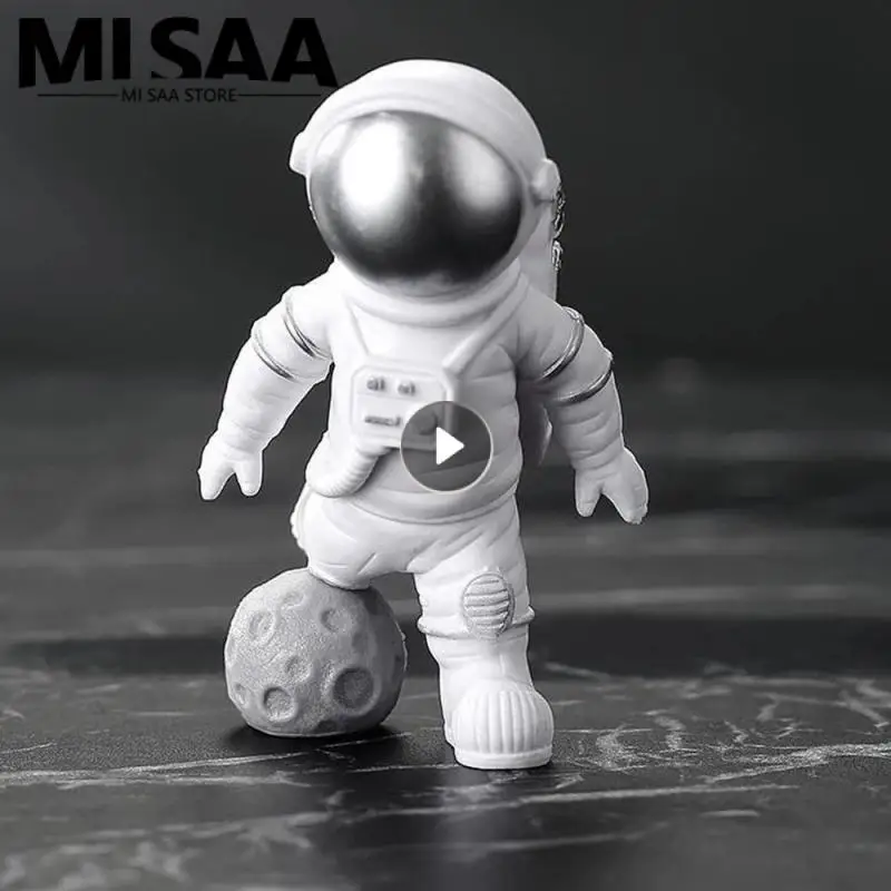 

Статуэтка астронавта, статуэтка космического человека, скульптура, настольное украшение, модель, детский подарок на день рождения, аксессуары для дома