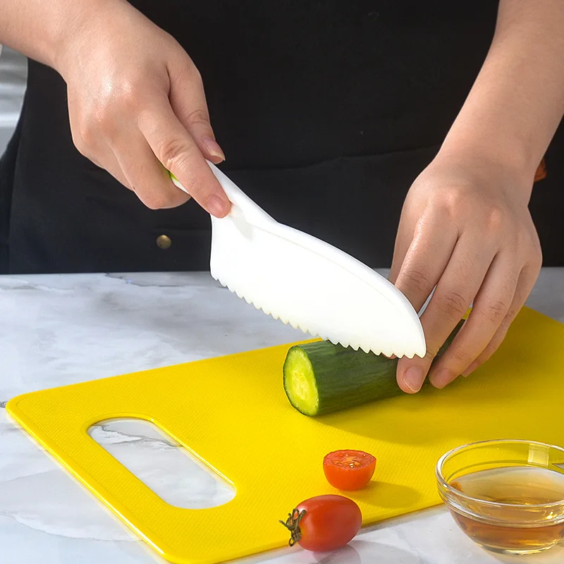 17pcs Montessori Kitchen Tools for Kids Cooking Set Real Cooking Plastic Toddler Safe Knives Crinkle Cutter Kids Cutting Board 4