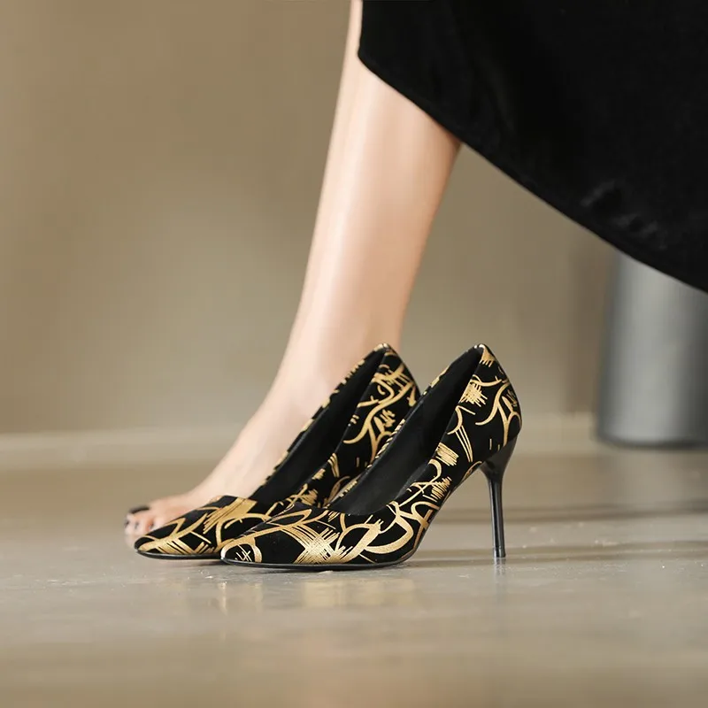 2024 Spring/Summer/Autumn New Pointed Fashion Single Shoes Women's Graffiti Large Sized Women's Fine Heels High Heels