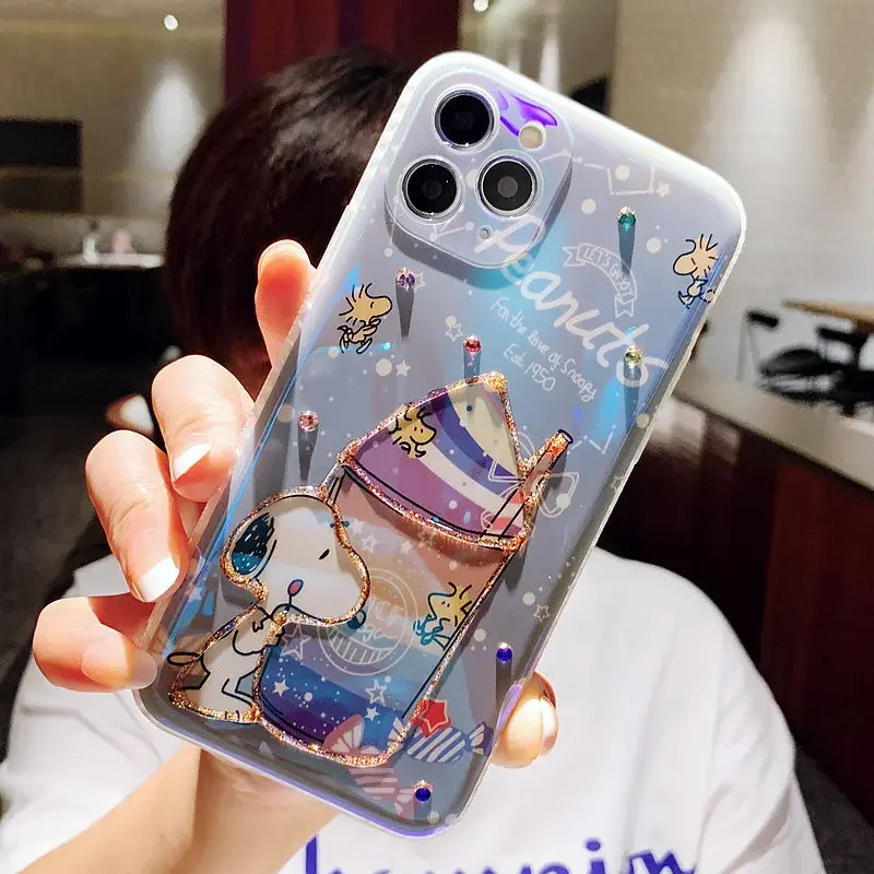 iPhone13pro SNOOPYカバー Sce2814d57f8a4b5e891209bfa1bee