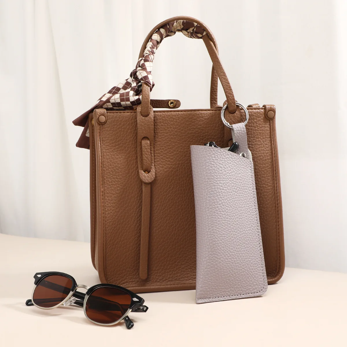 Lychee Pattern Water-Resistant PU Leather Eyewear Case - Durable & Easy to Maintain