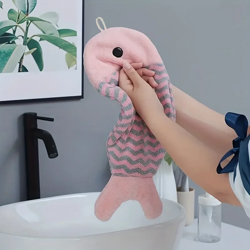 1 Stück niedliche handtuchförmige Handtücher in Fischform – weiches und saugfähiges Korallenfleece zum Aufhängen mit Streifenmuster, perfekt für das Badezimmer – Detail 5
