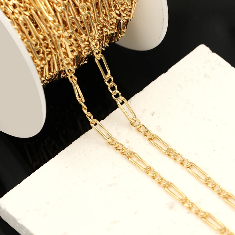 Cadena Italiana Figaro Solida De 14 Quilates 2.6 Mm, 50 Cm Dorado