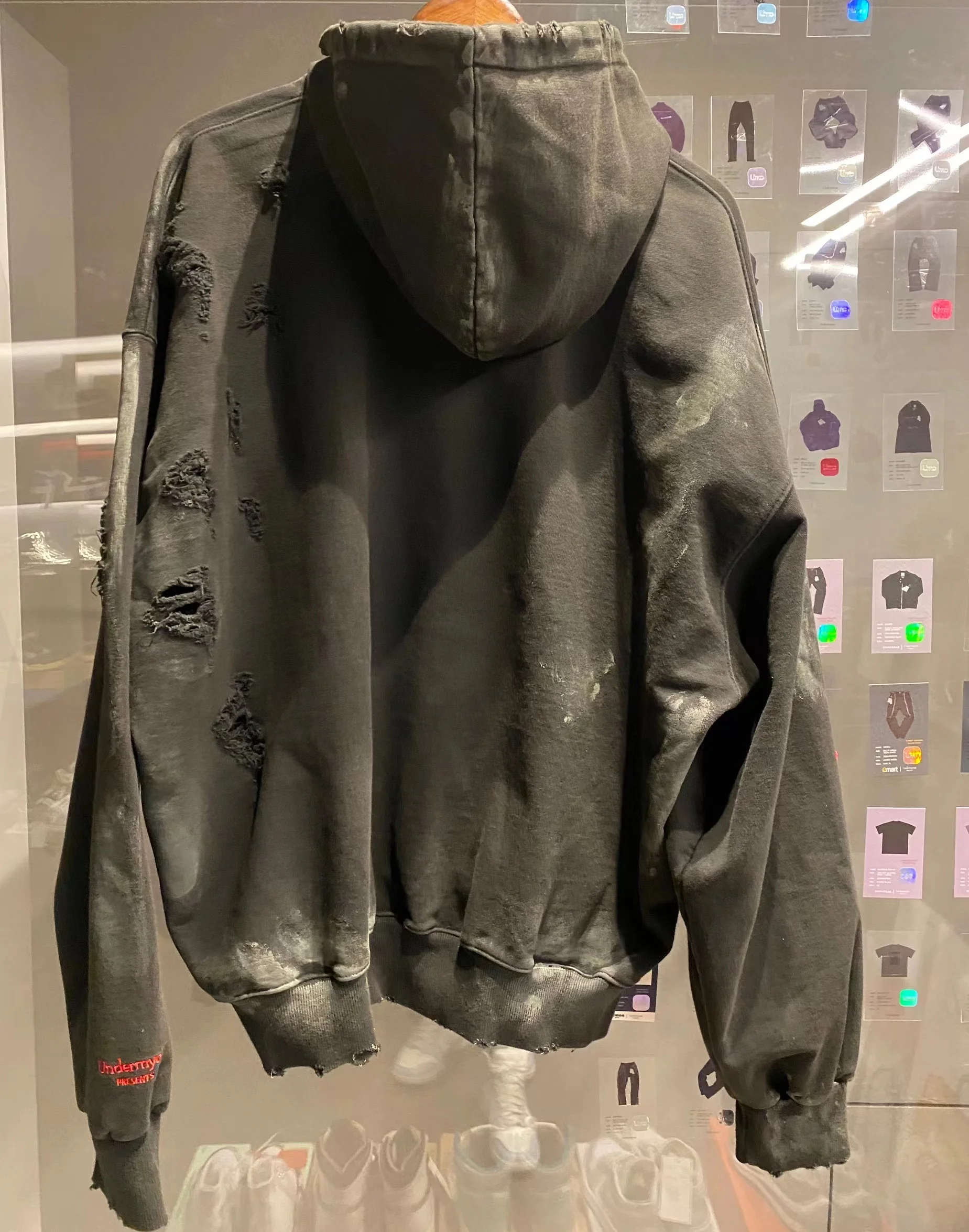 Undermycar】BEHIND VEILS SILENT SAINTS VINTAGE ZIPPED HOODIE New 2023 Luxury Men UNDERMYCAR Wash Old Holes Gentleman