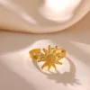 88203-8f094e.jpg Bague d'été imperméable couleur or rose pour femmes, anillos romantiques en forme de fleur de marguerite, en acier inoxydable, cadeaux élégants pour fête