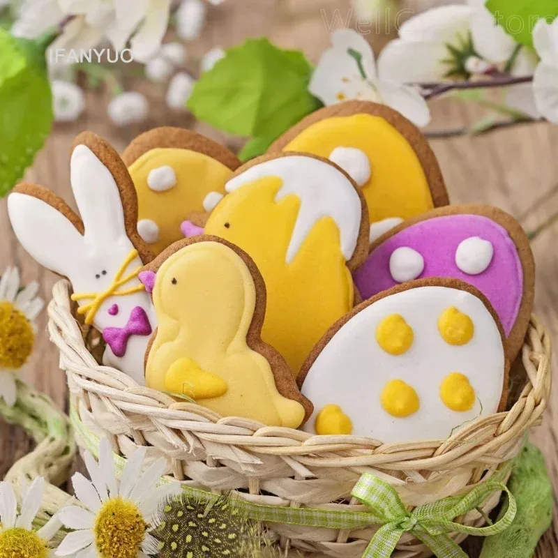 12 Stampini Per Biscotti Di Pasqua In Acciaio Inox - Forme Di Coniglio, Uovo, Carota, Farfalla E Altro