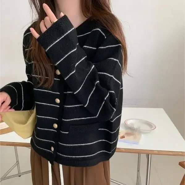 

Women Sweater Autumn Spring Fashion Stripes Long Sleeve O-neck Sweater Loose Casual Cardigan Coat Lazy Style Short Sweater Coat