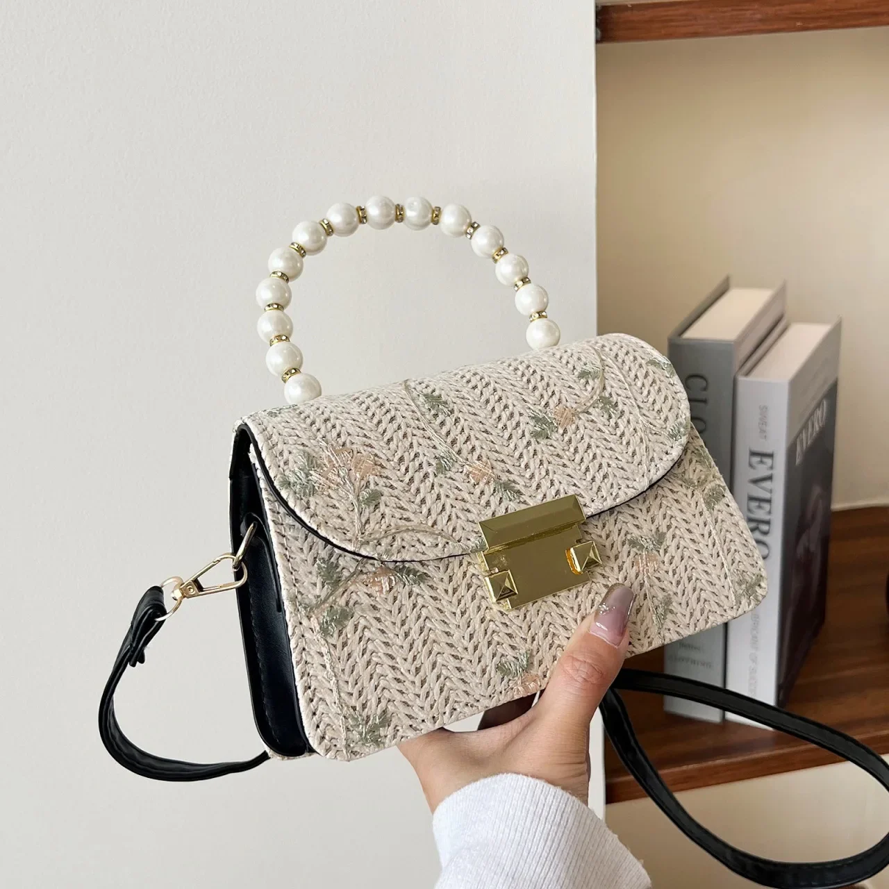 thumbnail image 1 of Bolso de hombro cuadrado pequeño portátil de nueva perla, bolso cuadrado pequeño de diseño simple tejido, bolso cuadrado pequeño de paja, 1 of 5