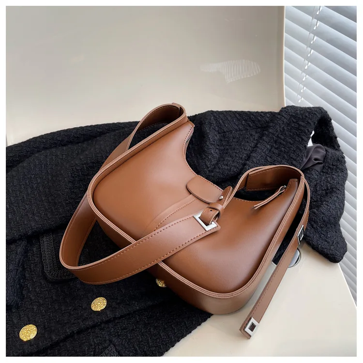 Wide Strap Retro Small Bag