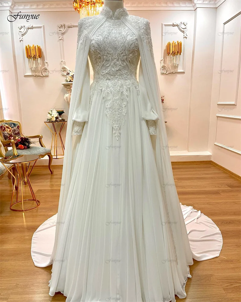 Muslim Dubai Luxury Wedding Dress with Cape Long Sleeve Hijab Islamic Bridal Gowns Lace Beaded High Neck Arabic Robe De Mariée