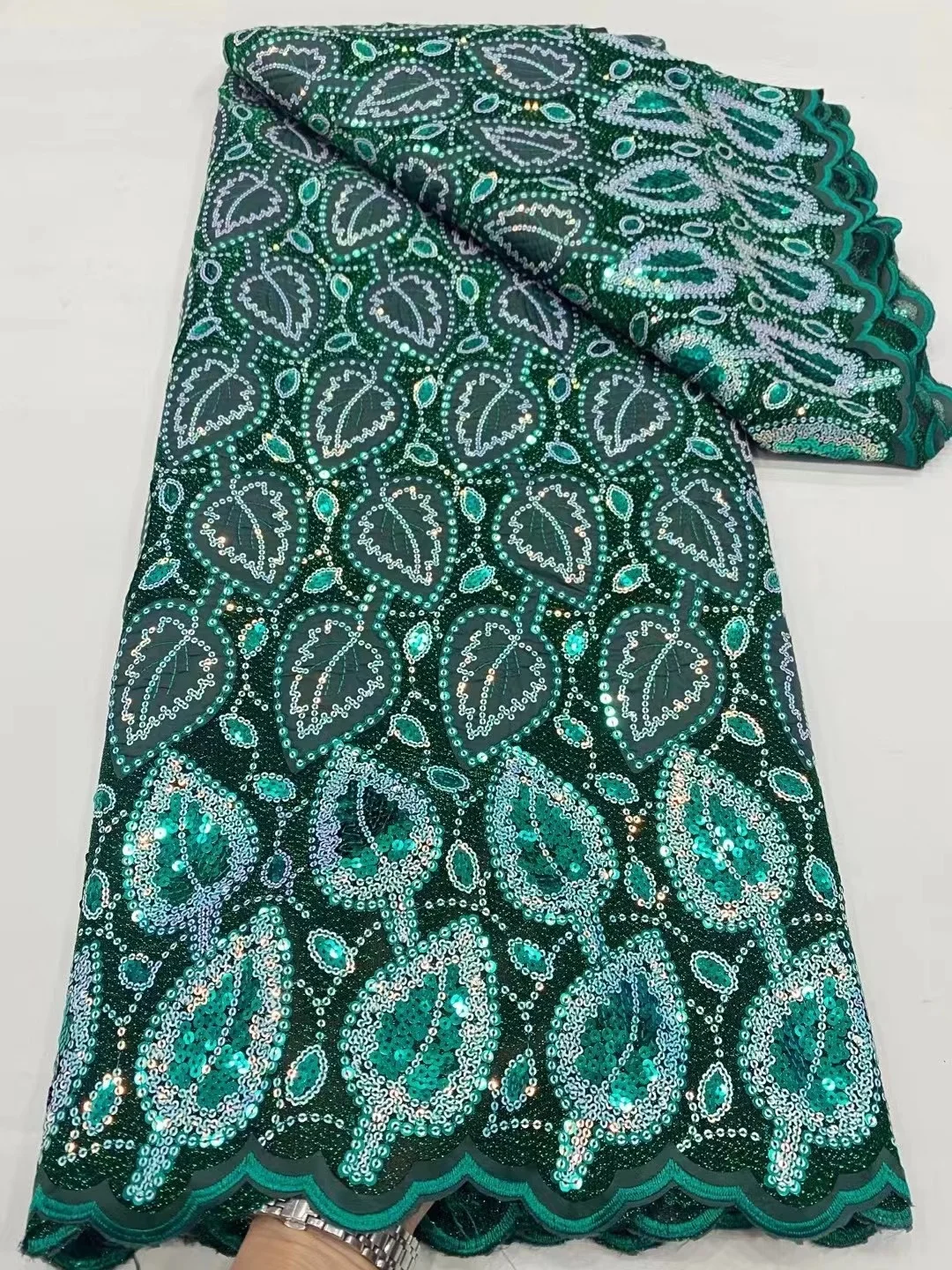 

Green African Luxury Sequins Lace Fabrics Latest Sequin Embroidery French Tulle Mesh Lace Fabric Material For Party Wedding