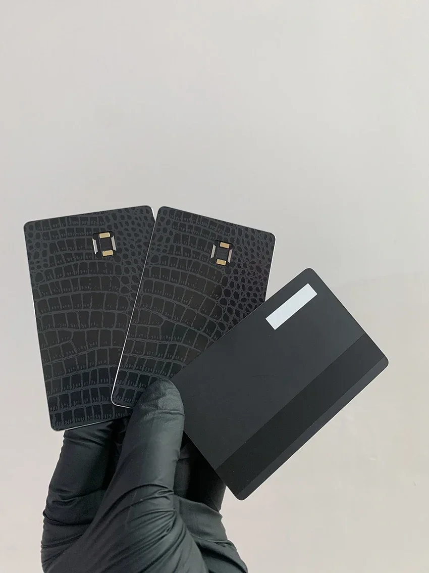듀얼 인터페이스 NFC 메탈 카드 ISO 모델, EMV 칩 슬롯 탑재, 비접촉식 결제 지원, 13.56MHz RFID 통신, 공장 직판