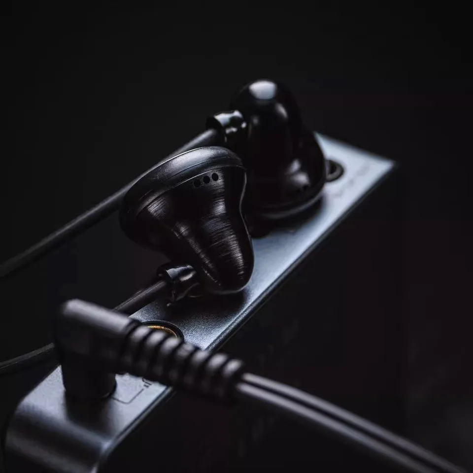 Ksearphone Bell-LB 3.5mm イヤホン 15mm ダイナミックドライバー イヤホン ヘッドセット フラットイヤープラグ HiFi イヤホン (Bell-LB-S) Temperament&frasl;Ksearphone Little Black Bell X15 In Ear Earphone 15mm