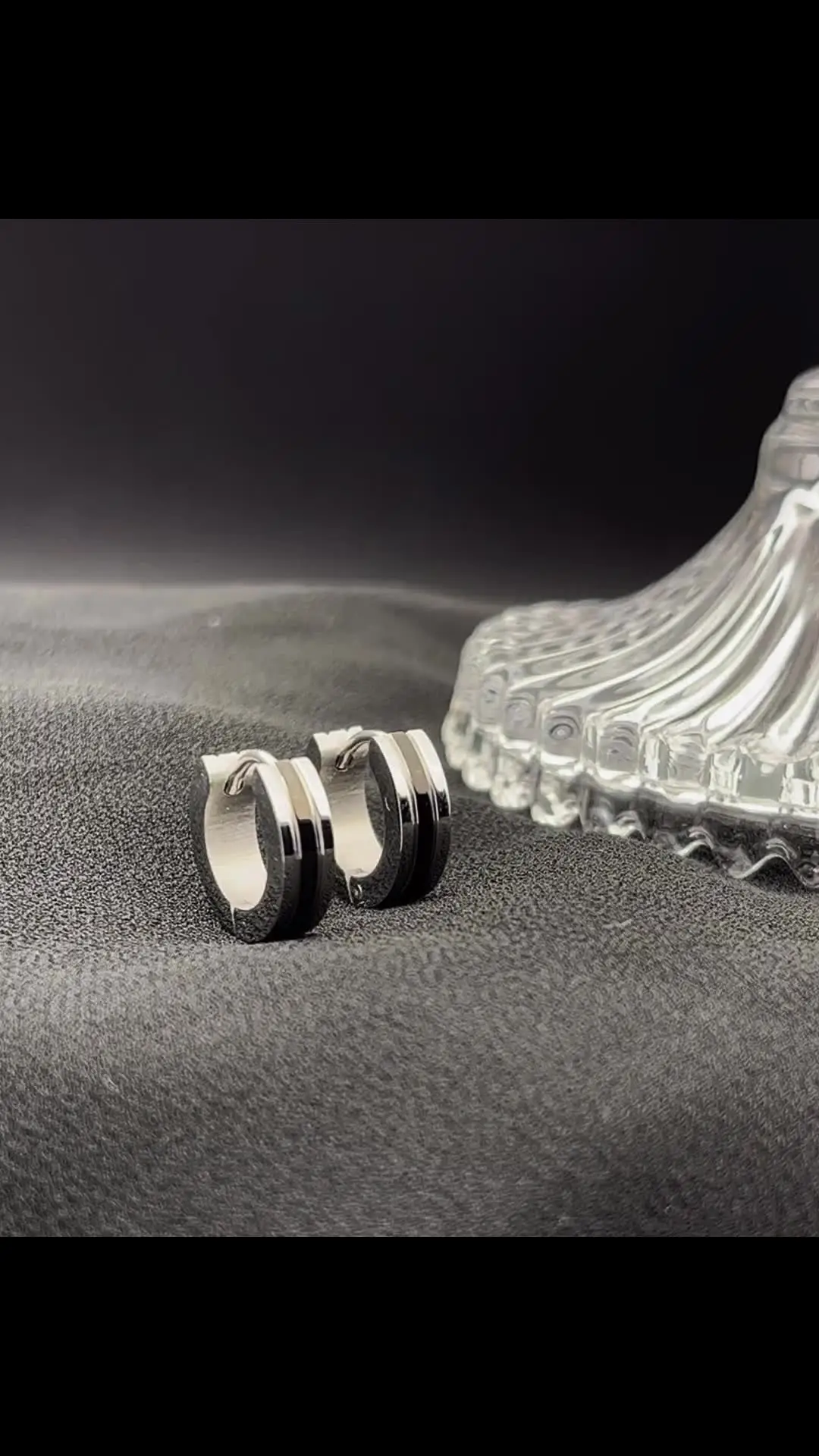 Серьги-гвоздики из нержавеющей стали чёрно-белые