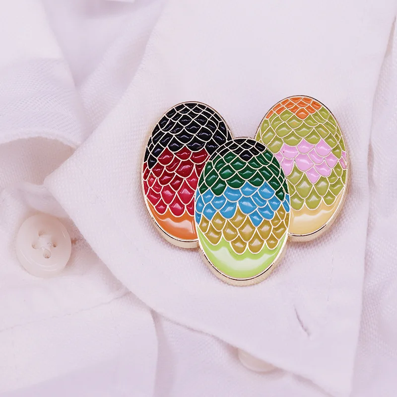 Hard Enamel Pins Luxury Copper Thrones Game TV Custom Feminist Fantasy Dragon War Novel TV Brooch Lapel Badges Fans Jewelry Gift