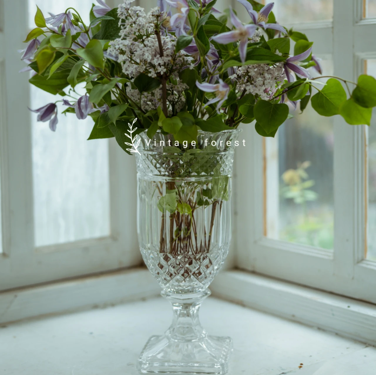 

Retro Relief Light Luxury Crystal French Transparent Glass Tall Vase Fresh Flower Arrangement Water Lily Flower