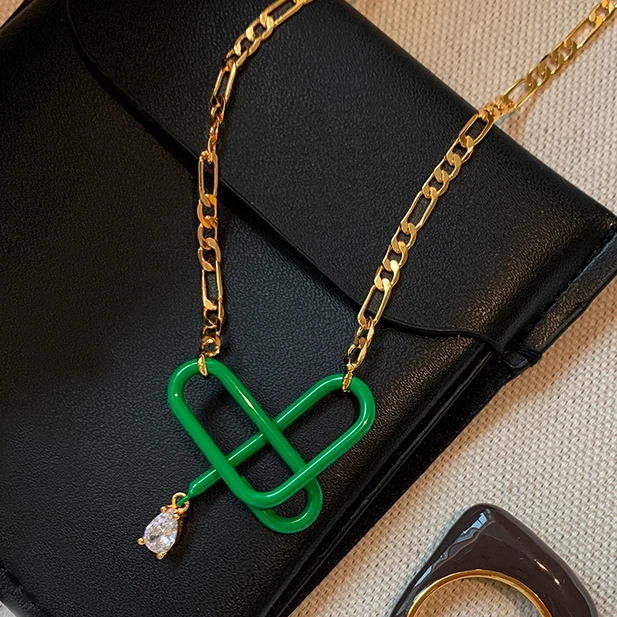 

New Designer Brand Green Paper Clip Enamel Pendant Necklace Gold Chain Woman Luxury Jewelry Party Trend