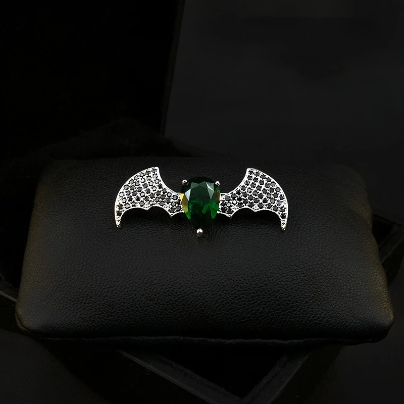 

Bat Brooch Men and Women Suit Luxury Animal Pins Corsage Copper Inlaid Zirconium Sweater Pin Accessories Rhinestone Jewelry Gift