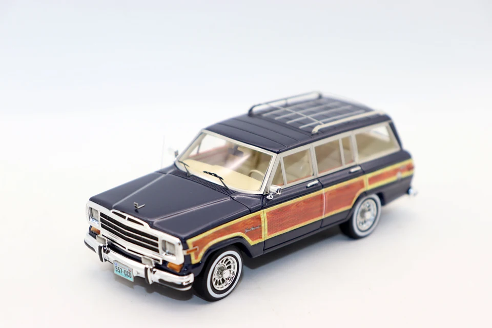 Resin Car Models 1/43 Scale Jeeep Grand Wagoneer For Collection